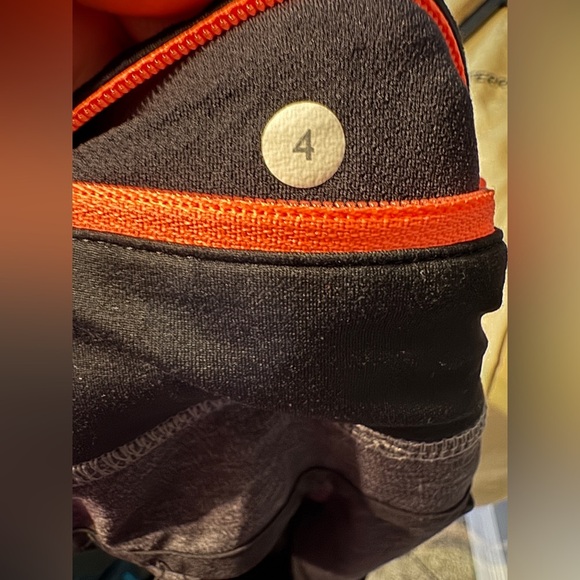 Lululemon-Speed Shorts size 4 - black, grey, orange - Picture 8 of 9